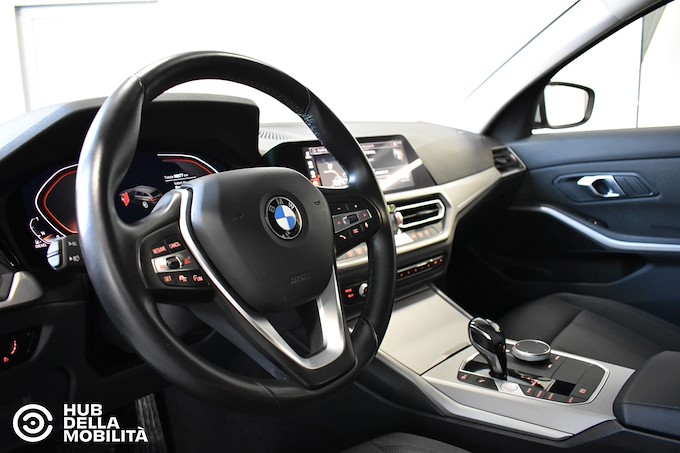 BMW 320d 48V xDrive Touring Business Advantage